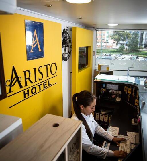 ホテル Aristo Tunja