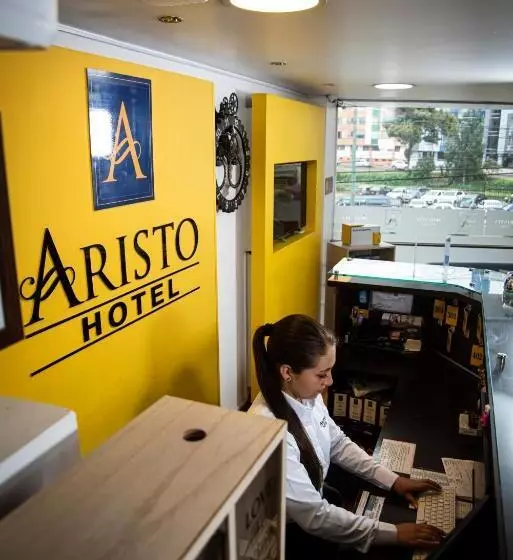 ホテル Aristo Tunja