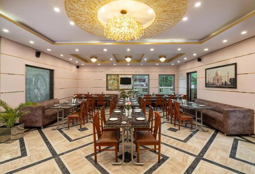 ホテル Foxoso Taj View