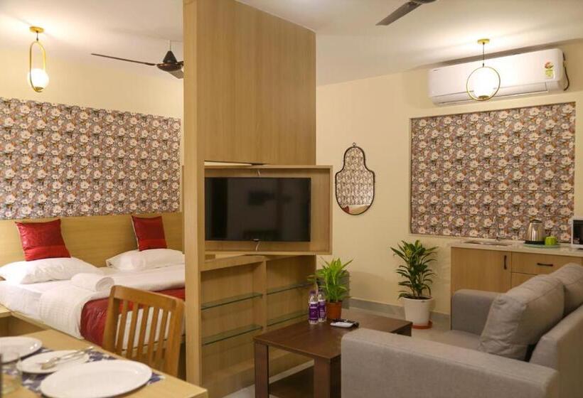 هتل Lumis Studio Apartment