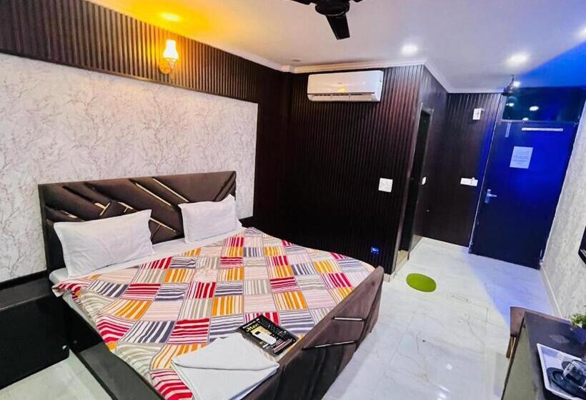 Hotel Nizamuddin Fab