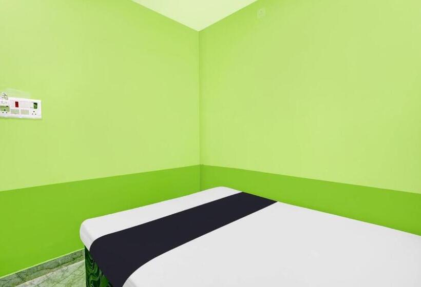 בית מלון כפרי Oyo Funtiniya Park And Resort