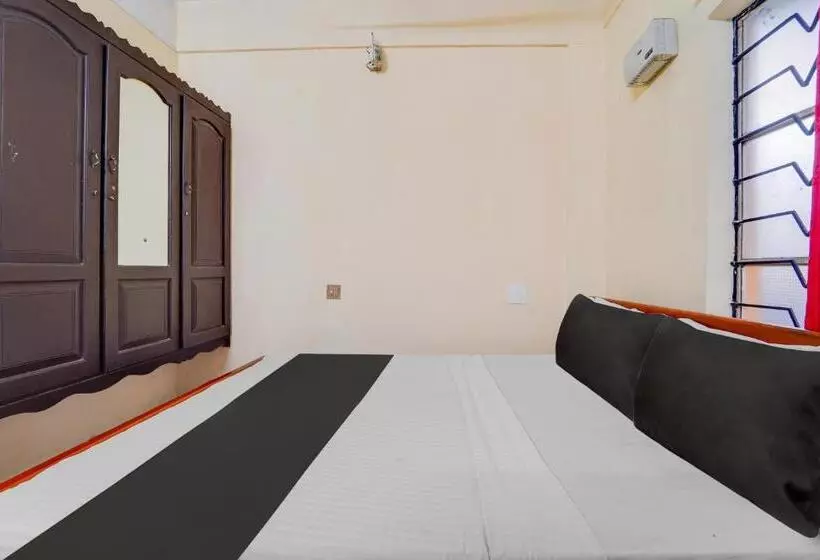 ホテル Oyo Sai Tourist Home