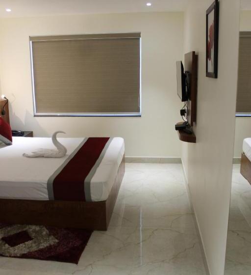 هتل The Rosewood   Berries Group