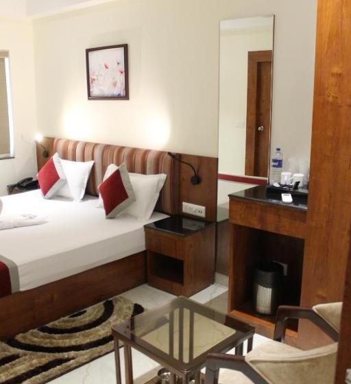 هتل The Rosewood   Berries Group