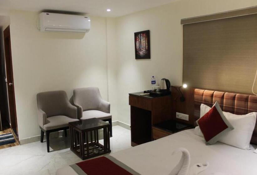 هتل The Rosewood   Berries Group