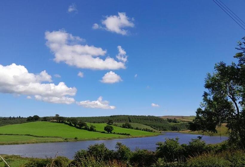 Otel Tullynawood Glamping And Farm