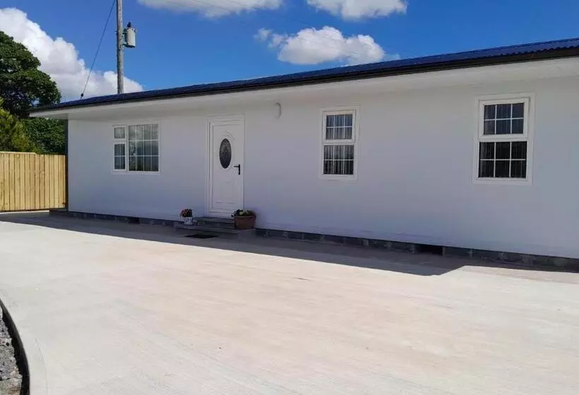 ホテル Tullynawood Glamping And Farm