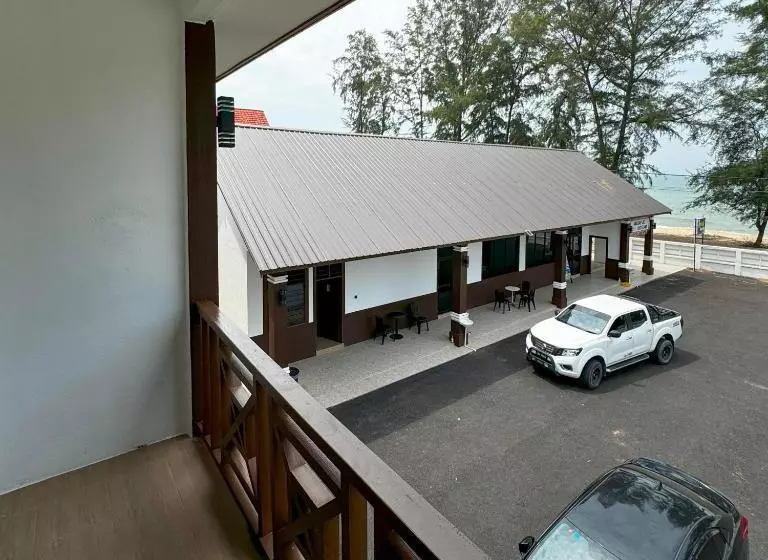 モーテル Ombak Beach Inn Resort