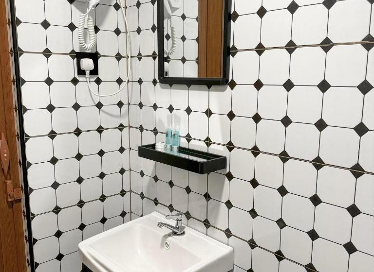 汽车旅馆  Ombak Beach Inn Resort