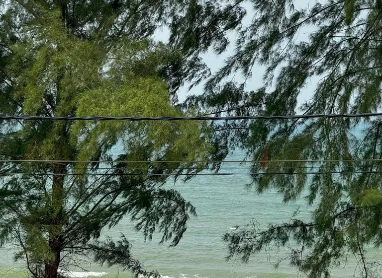 モーテル Ombak Beach Inn Resort