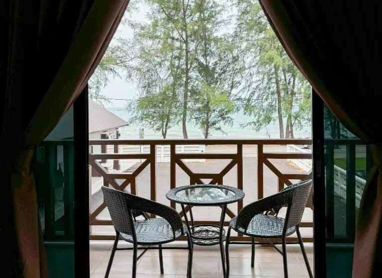 モーテル Ombak Beach Inn Resort