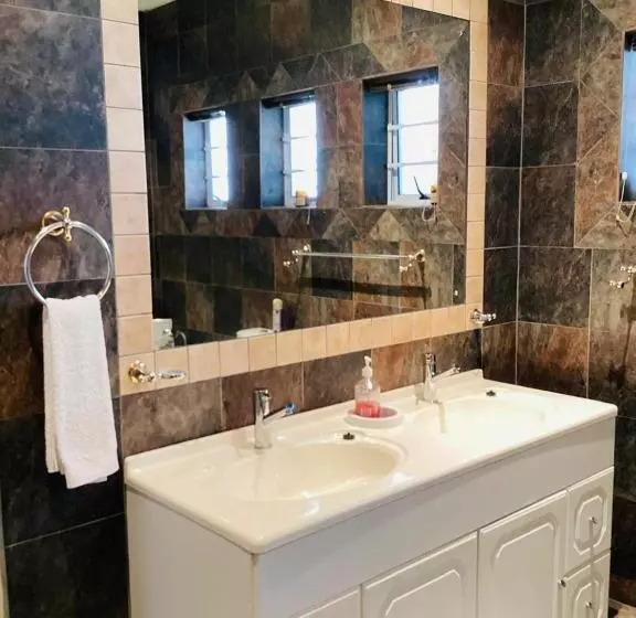 Majatalo Ameni Air B&b