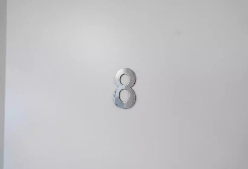 پانسیون Prestige House 8