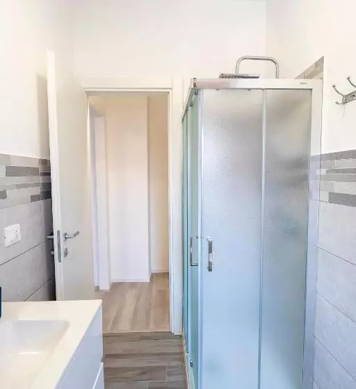 پانسیون Prestige House 8