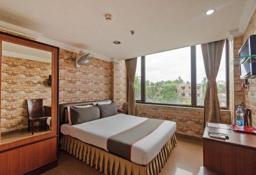 Hotel Collection O Raj Darbar Near City Centre
