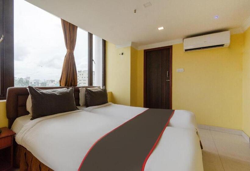 Hotel Collection O Raj Darbar Near City Centre