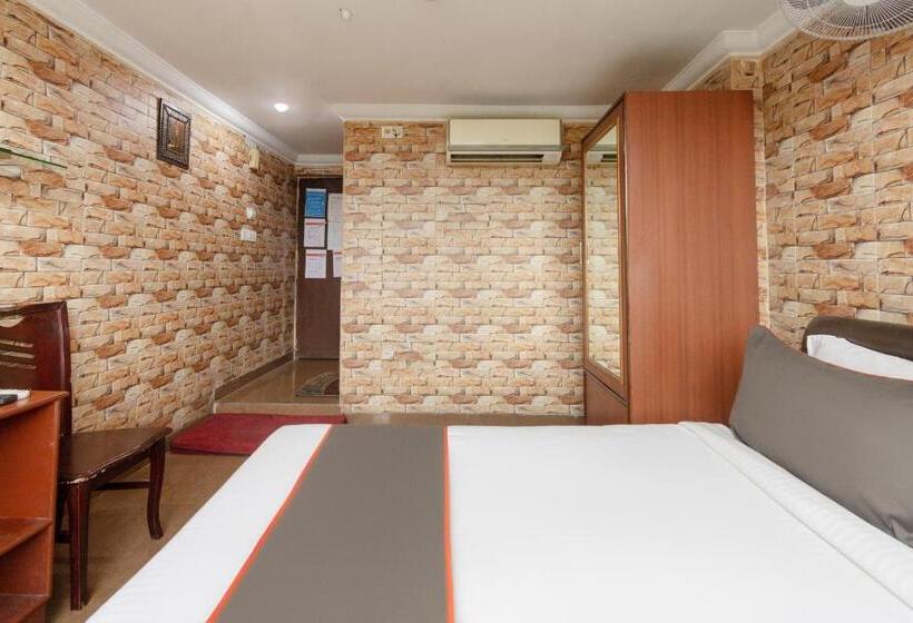 Hotel Collection O Raj Darbar Near City Centre