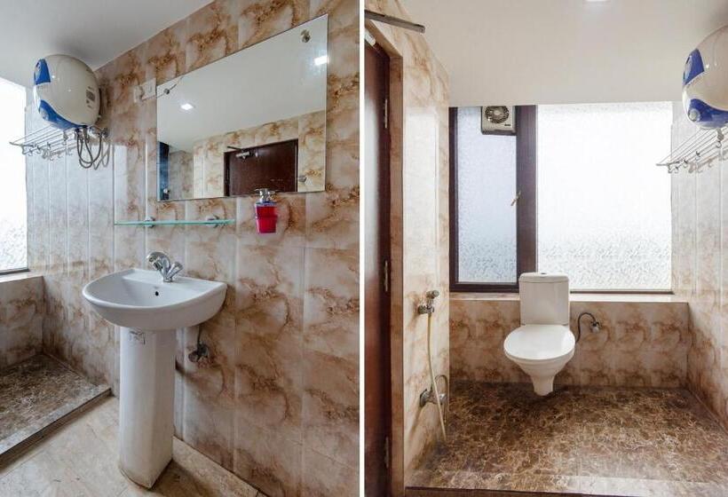 Hotel Collection O Raj Darbar Near City Centre