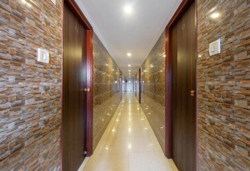 Hotel Collection O Raj Darbar Near City Centre