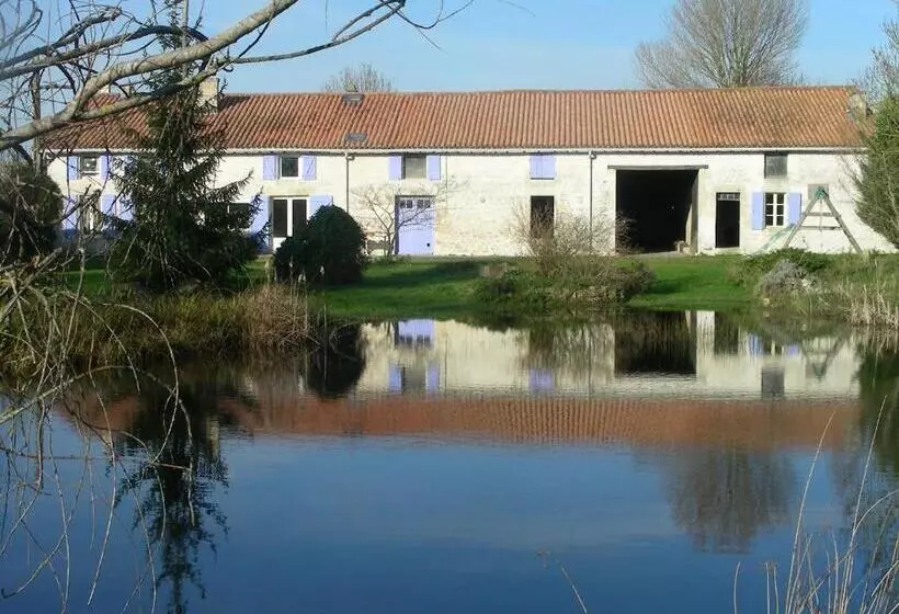 Aamiaismajoitus (B&B) Chambres D Hôtes Entre Niort Et Marais Poitevin