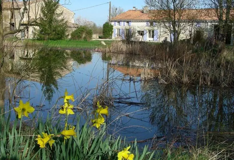 Aamiaismajoitus (B&B) Chambres D Hôtes Entre Niort Et Marais Poitevin