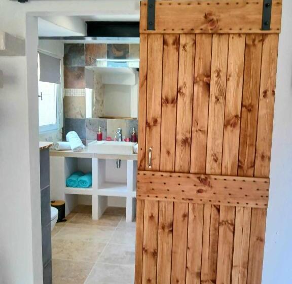 Bed and Breakfast Mas Leblanc Des Alpilles