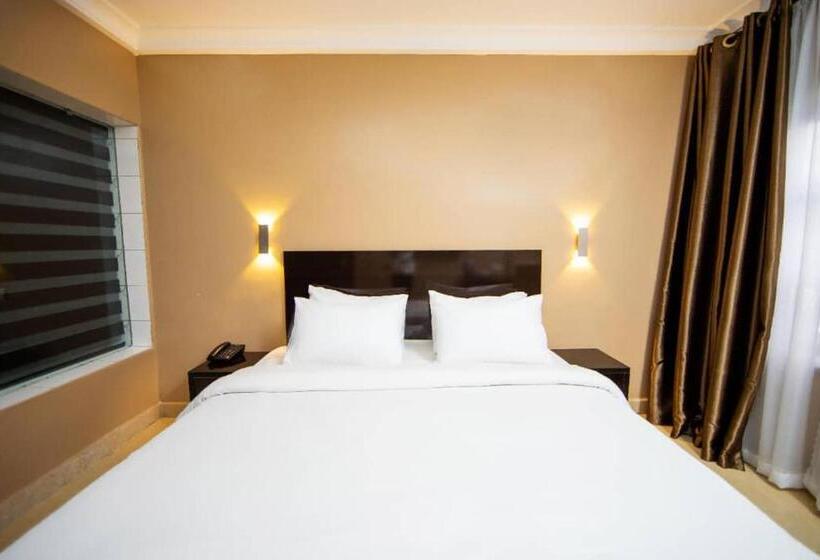 Broadfield Hotels Apo Residence