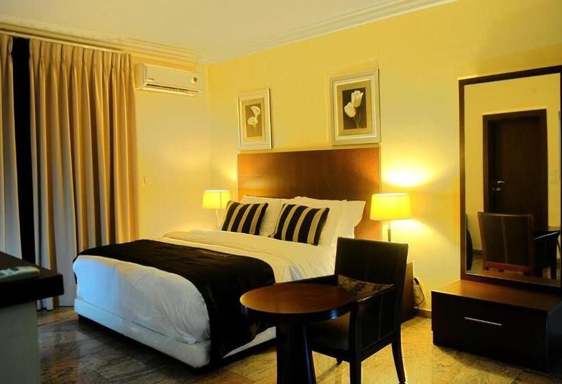 Broadfield Hotels Apo Residence