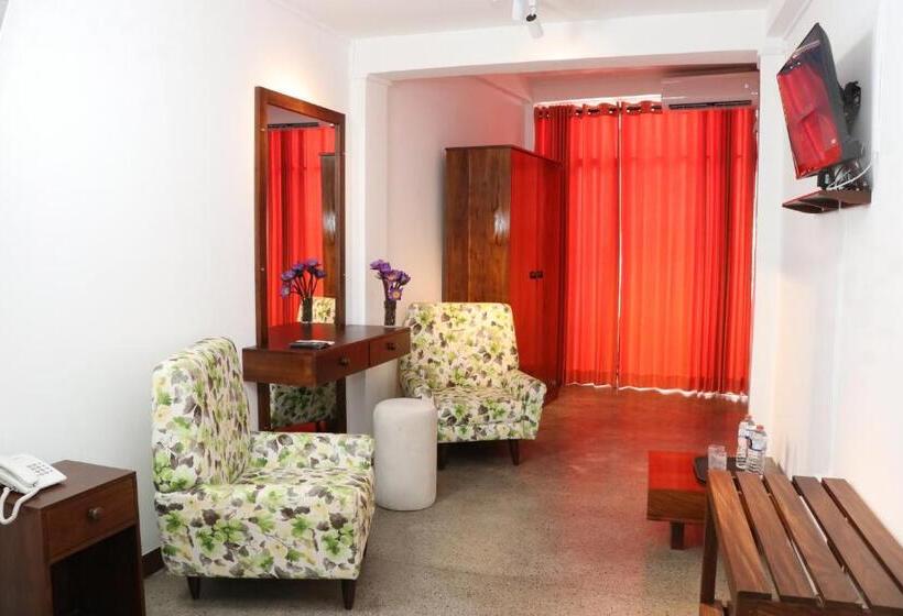 Celonese Hotel & Restaurant Kandy