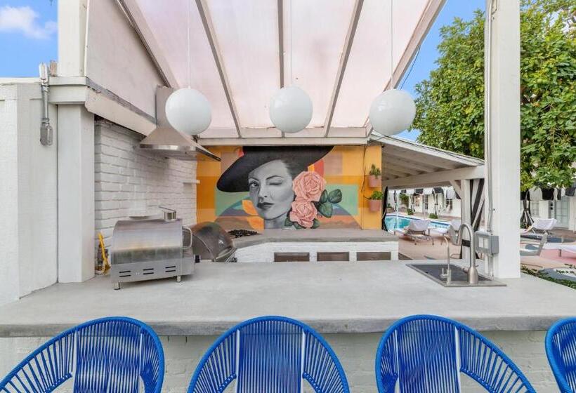 ホテル 8br Poolside Villa Near Downtown Steam Room Plus Spa