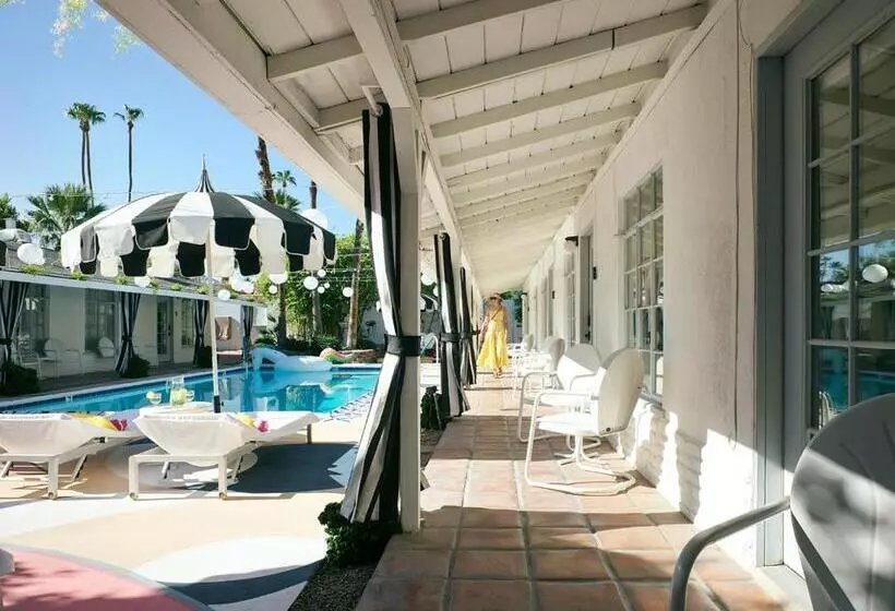 هتل 8br Poolside Villa Near Downtown Steam Room Plus Spa