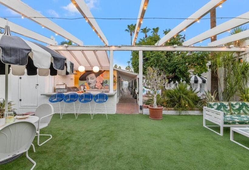 ホテル 8br Poolside Villa Near Downtown Steam Room Plus Spa