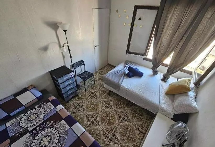 هتل کپسول Poble Sec Nino House