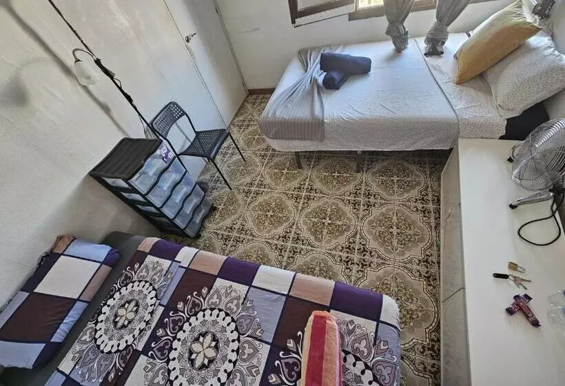 هتل کپسول Poble Sec Nino House
