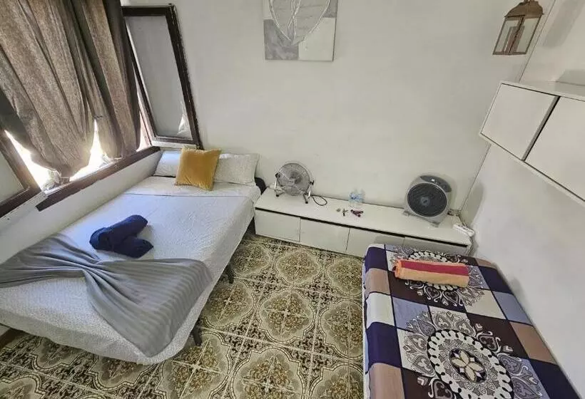هتل کپسول Poble Sec Nino House