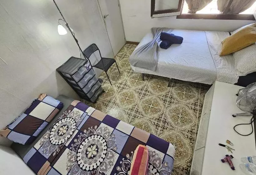 هتل کپسول Poble Sec Nino House