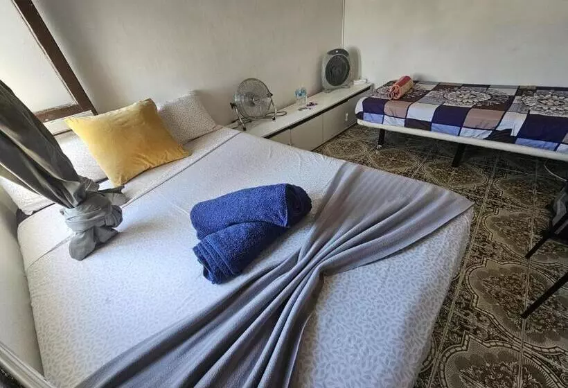 هتل کپسول Poble Sec Nino House