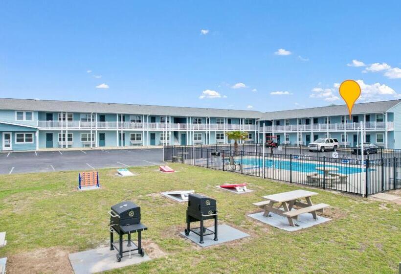 On Island Ocean View Beachy Studio In Campy 1970s Converted Motel