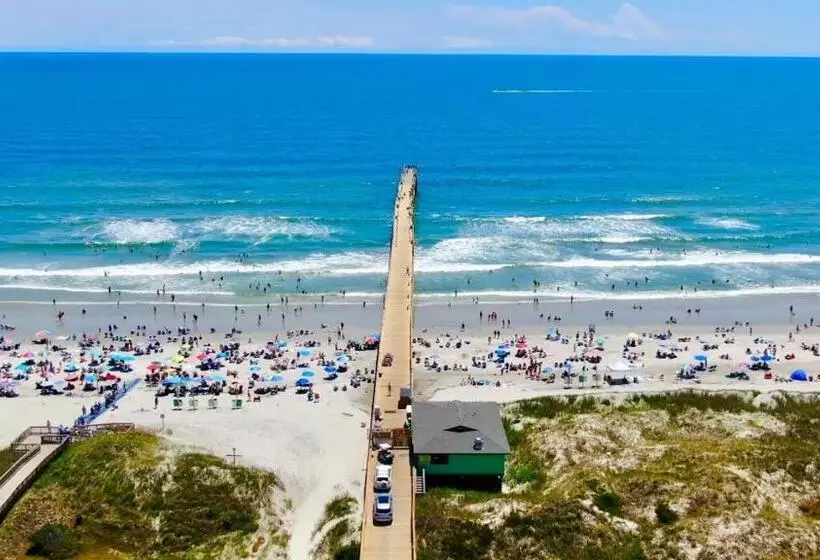 On Island Ocean View Beachy Studio In Campy 1970s Converted Motel