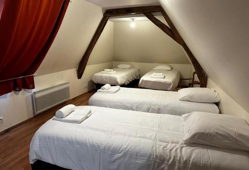 פנסיון Chateau D Arts