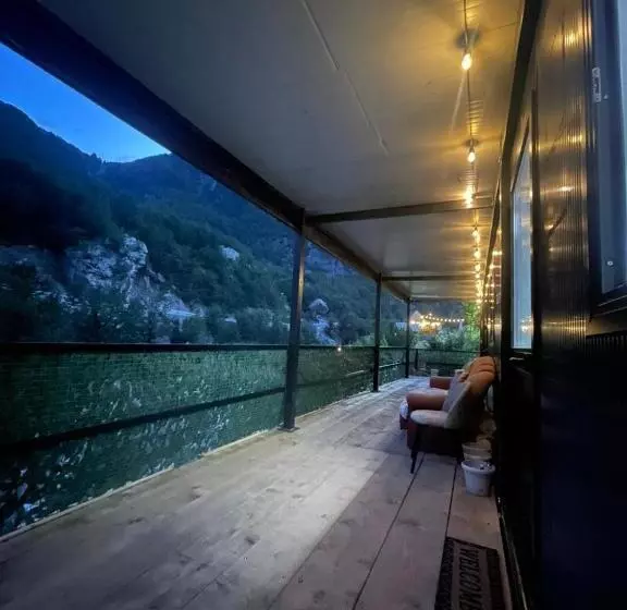 Pensió Guest House Waterfall Theth