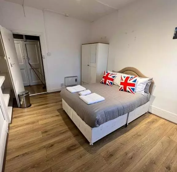 پانسیون Islington Budget Guesthouse