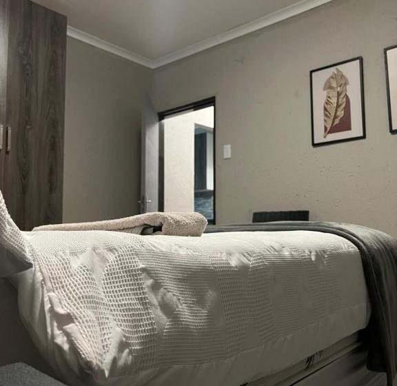 膳宿费 Sabadi Stays