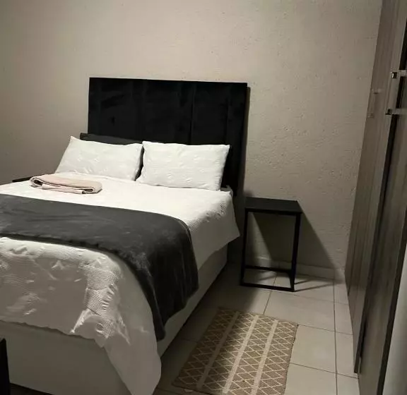 ペンション Sabadi Stays