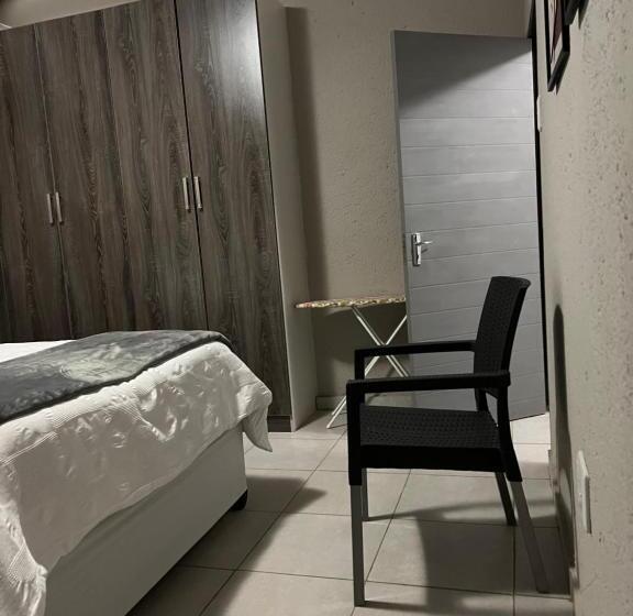 膳宿费 Sabadi Stays