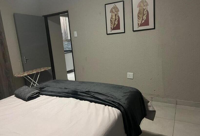 膳宿费 Sabadi Stays