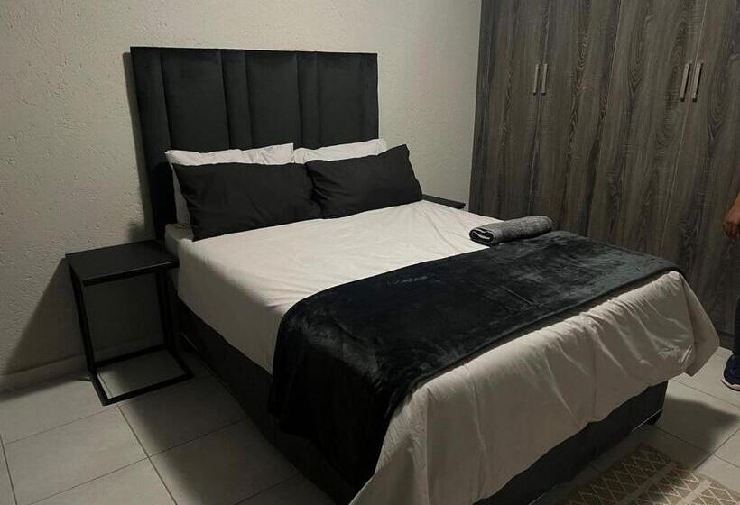 膳宿费 Sabadi Stays