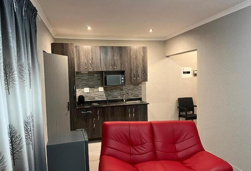 膳宿费 Sabadi Stays