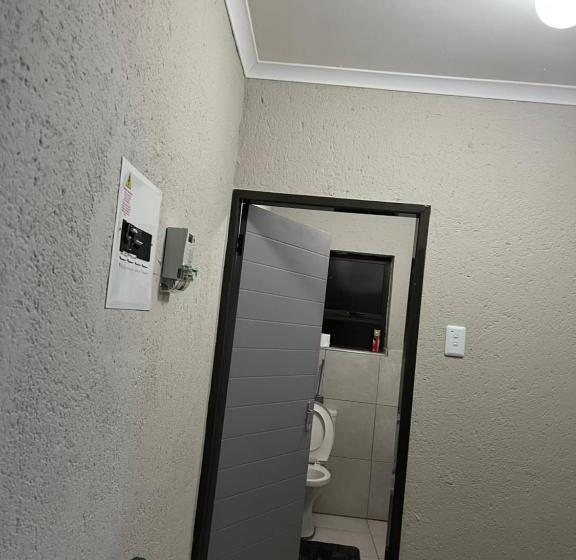 膳宿费 Sabadi Stays